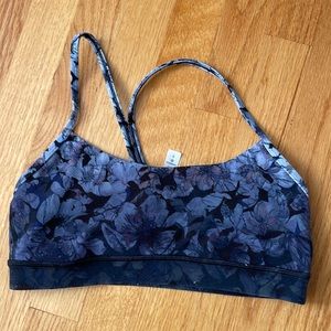 Lululemon flow y sports bra